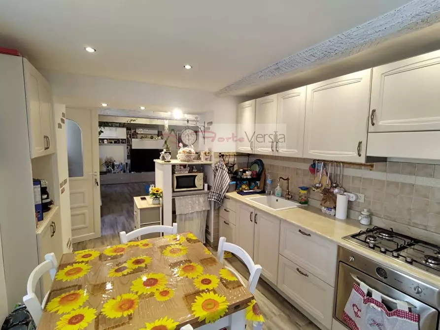 Immagine 11 di Appartamento in vendita  a Camaiore