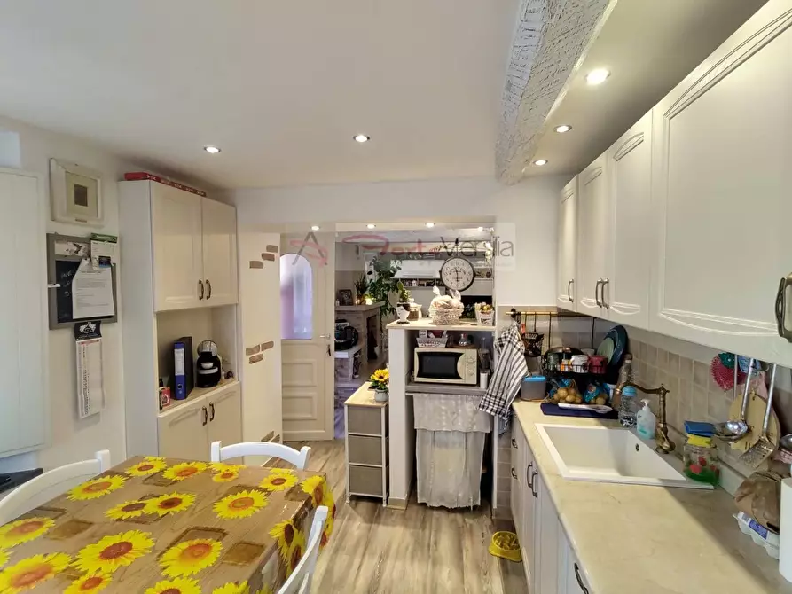 Immagine 12 di Appartamento in vendita  a Camaiore