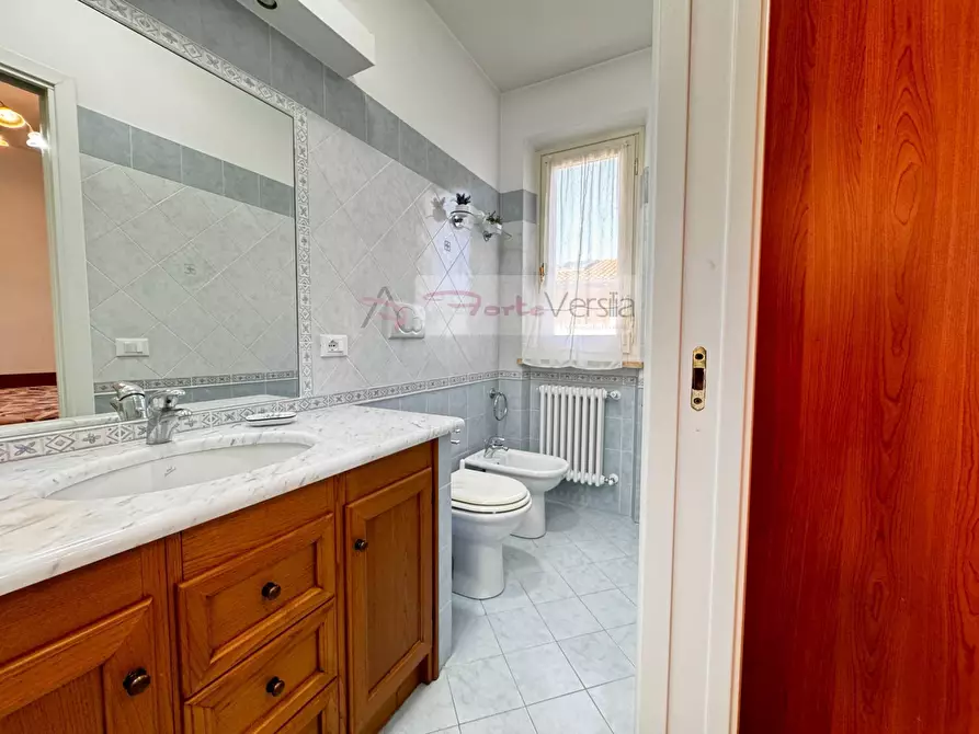 Immagine 11 di Villa in vendita  a Forte Dei Marmi