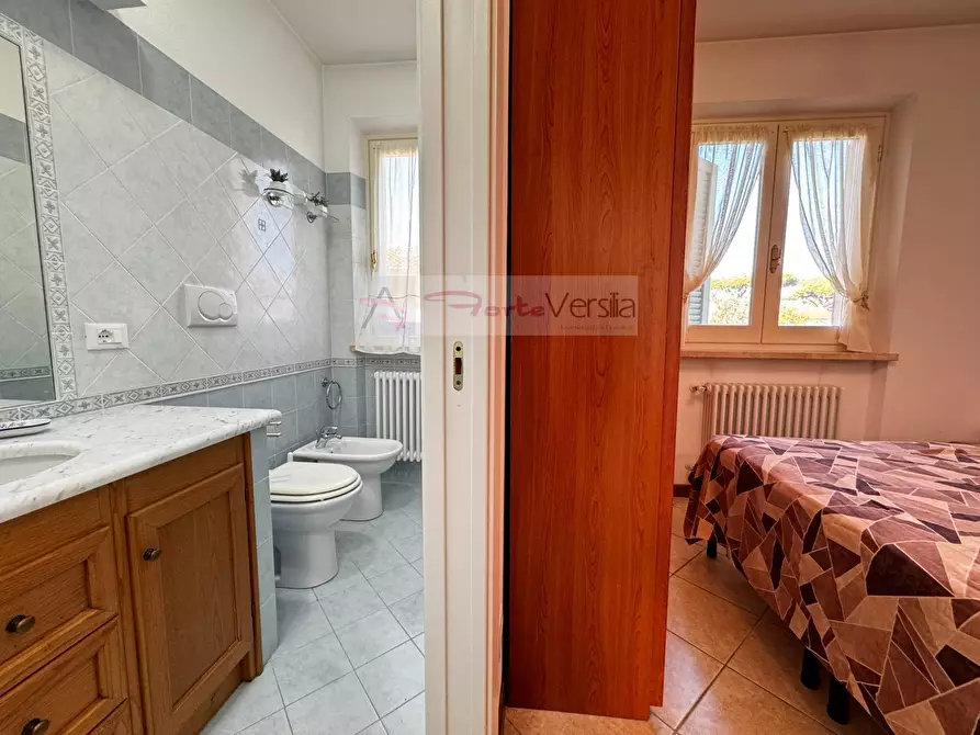 Immagine 12 di Villa in vendita  a Forte Dei Marmi