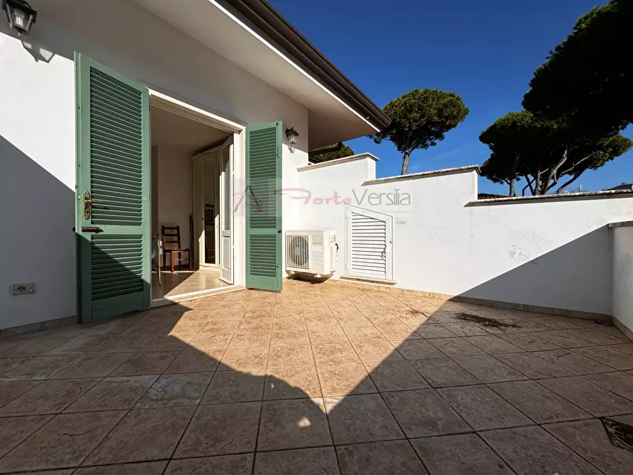 Immagine 24 di Villa in vendita  a Forte Dei Marmi