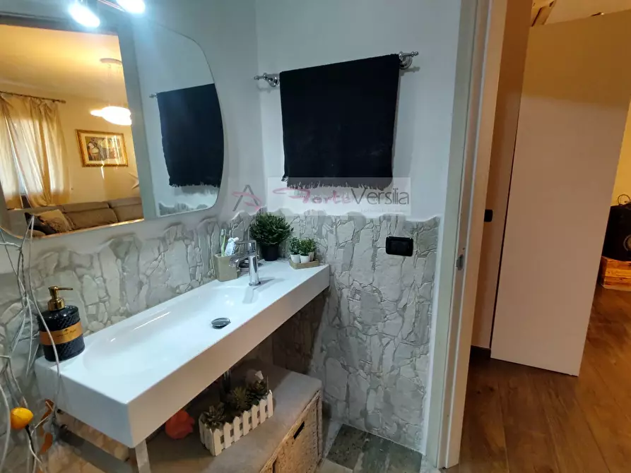 Immagine 16 di Casa indipendente in vendita  a Massarosa