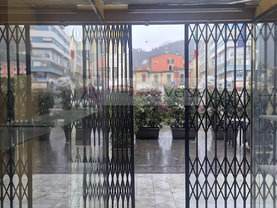 Immagine 2 di Ufficio in affitto  a Massa