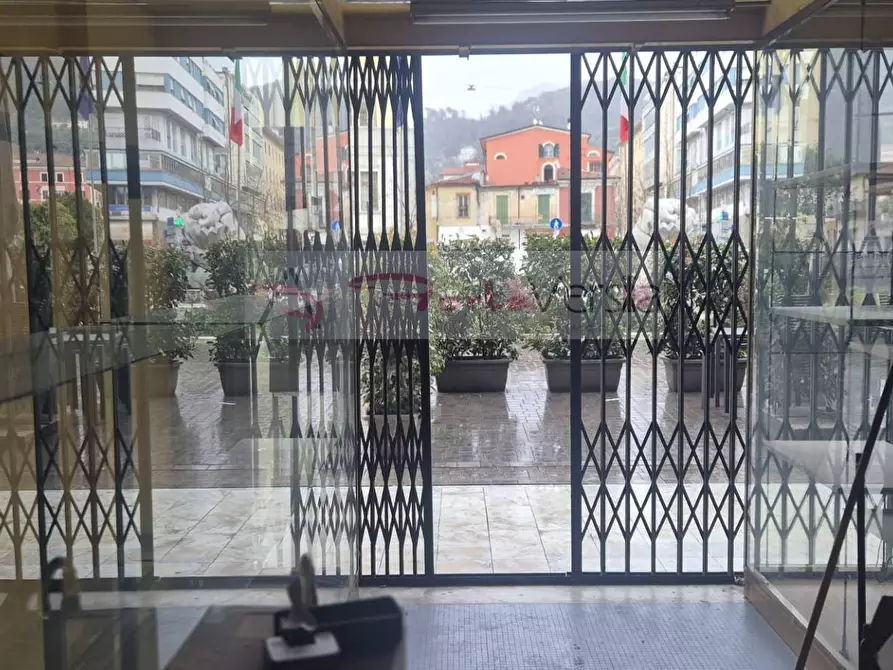 Immagine 3 di Ufficio in affitto  a Massa