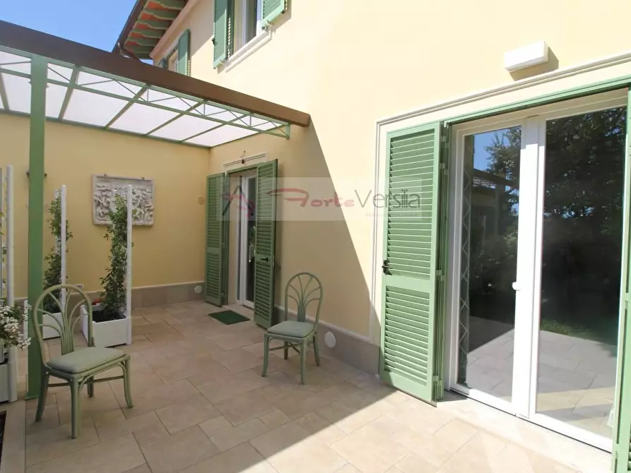 Immagine 3 di Villa in affitto  a Forte Dei Marmi