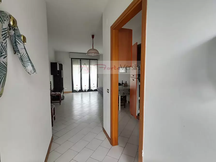 Immagine 2 di Appartamento in vendita  a Massa