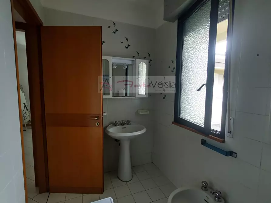 Immagine 16 di Appartamento in vendita  a Massa