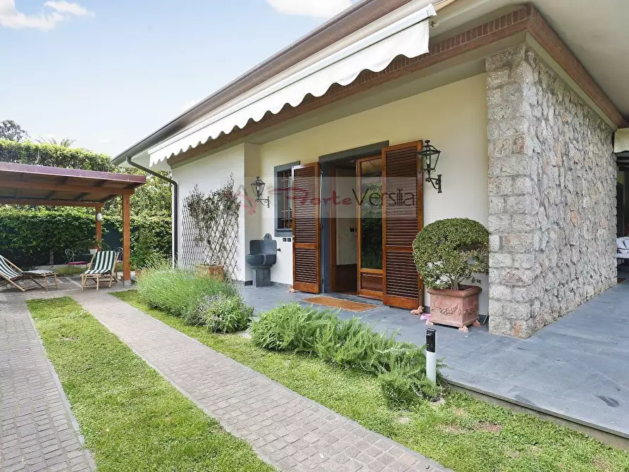 Immagine 16 di Villa in affitto  a Forte Dei Marmi