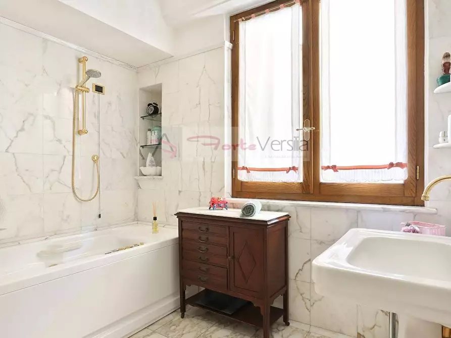 Immagine 13 di Villa in affitto  a Forte Dei Marmi