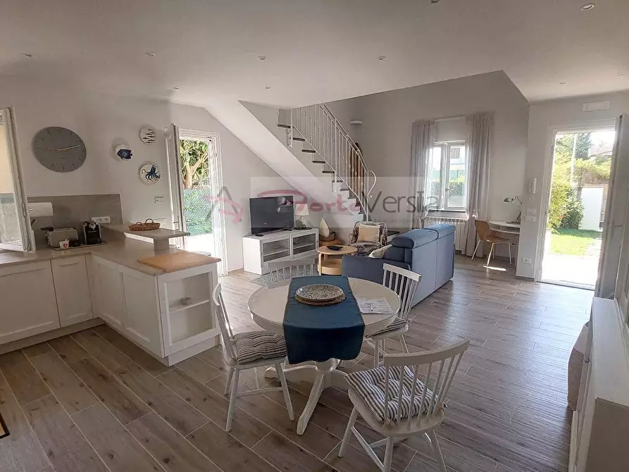 Immagine 3 di Villa in affitto  a Forte Dei Marmi