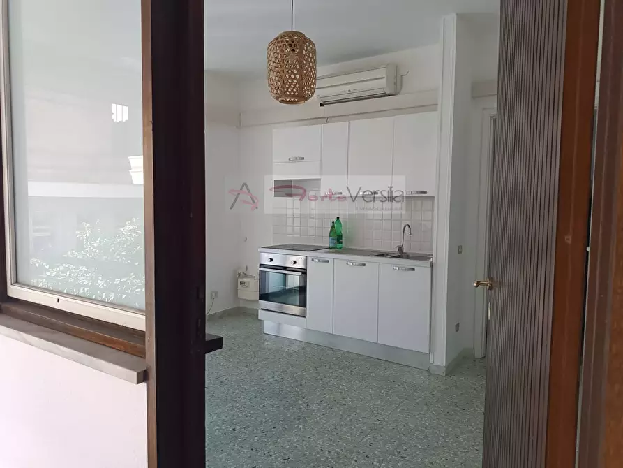 Immagine 2 di Appartamento in vendita  a Massa