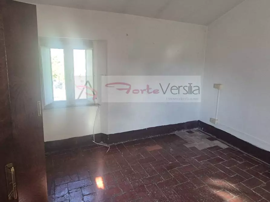 Immagine 21 di Rustico / casale in vendita  a Seravezza