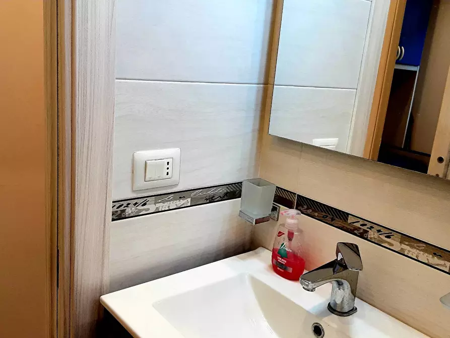 Immagine 13 di Appartamento in vendita  in via delle rimembranze a Giardini-Naxos