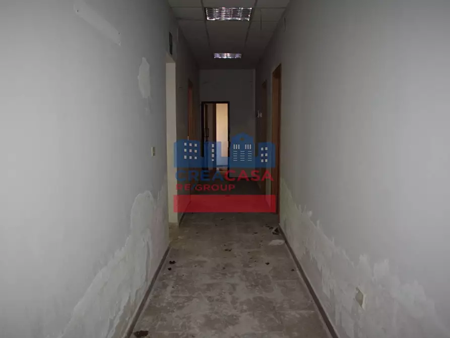 Immagine 6 di Locale commerciale in vendita  in via Garibaldi a Calatabiano