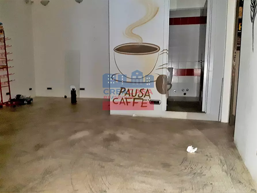 Immagine 10 di Locale commerciale in vendita  in Via Naxos a Giardini-Naxos