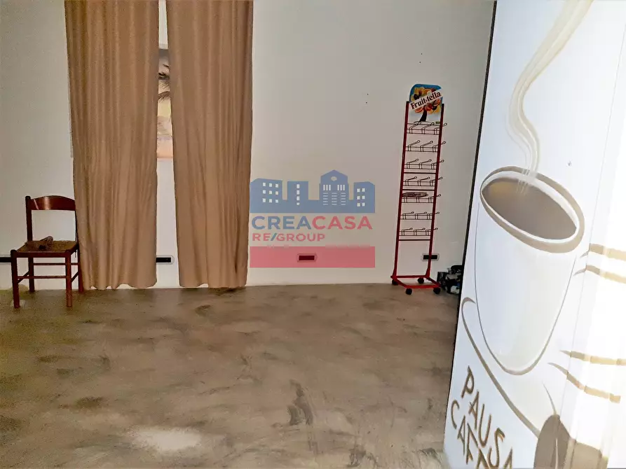 Immagine 11 di Locale commerciale in vendita  in Via Naxos a Giardini-Naxos