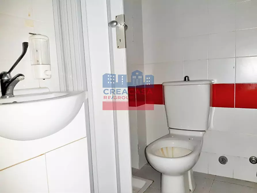 Immagine 12 di Locale commerciale in vendita  in Via Naxos a Giardini-Naxos