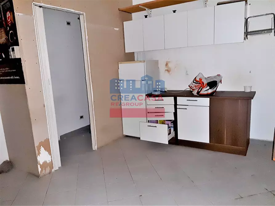 Immagine 14 di Locale commerciale in vendita  in Via Naxos a Giardini-Naxos