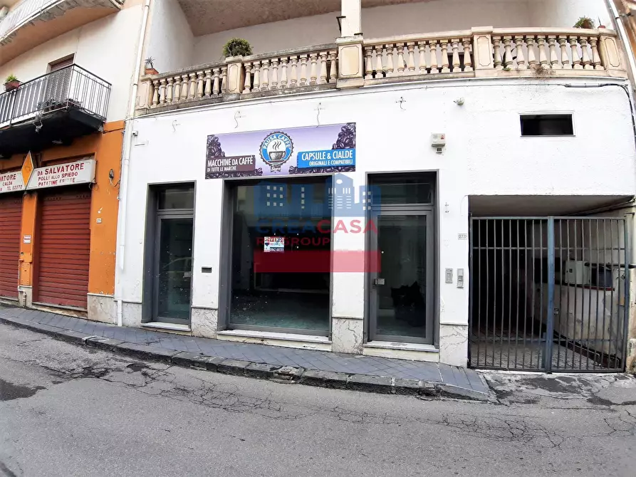 Immagine 17 di Locale commerciale in vendita  in Via Naxos a Giardini-Naxos