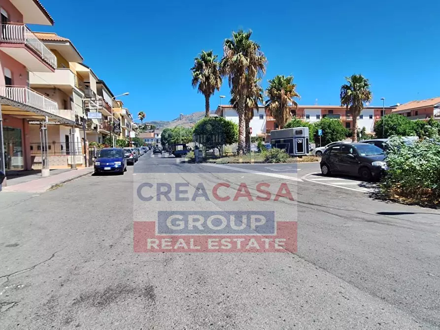 Immagine 3 di Appartamento in vendita  in via alcantara a Giardini-Naxos