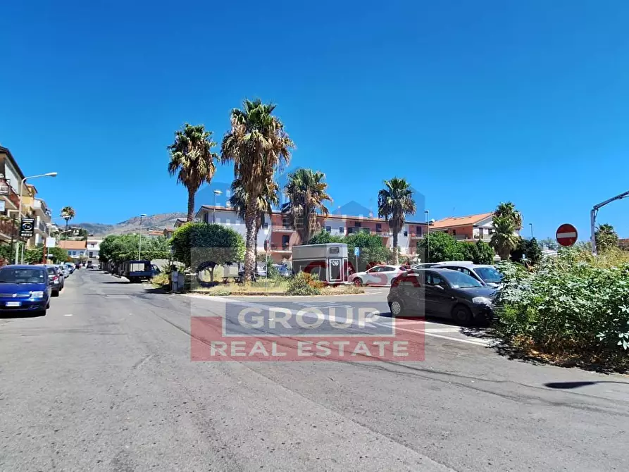 Immagine 5 di Appartamento in vendita  in via alcantara a Giardini-Naxos