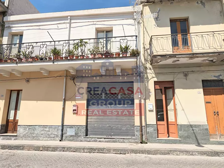 Immagine 1 di Appartamento in vendita  in Piazza Francesco Crispi a Calatabiano