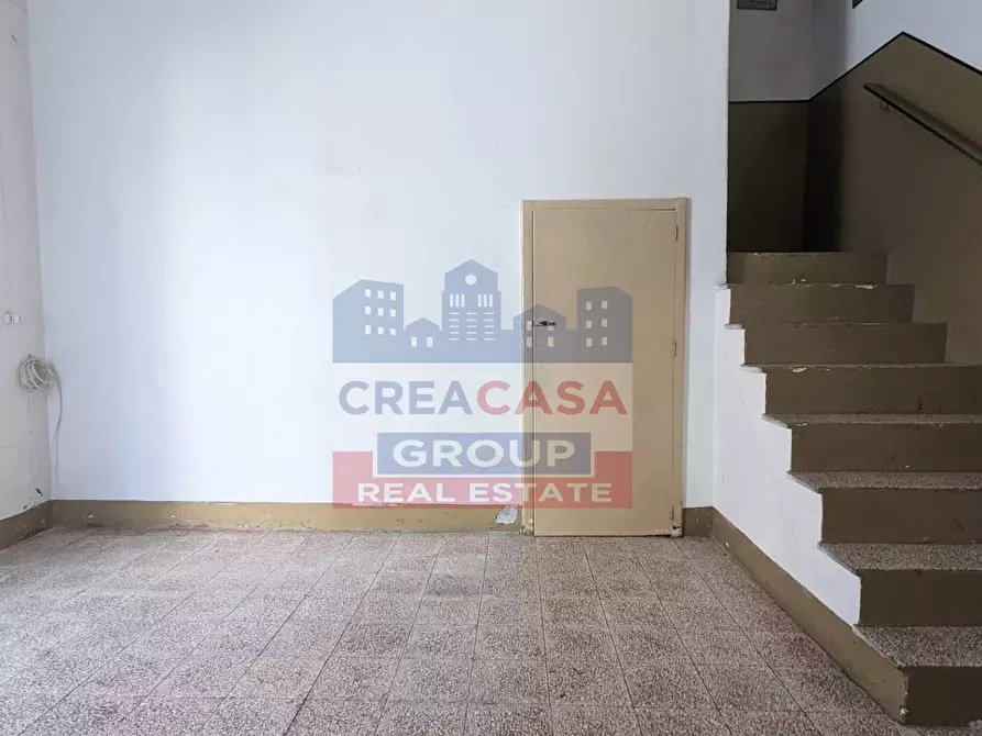 Immagine 9 di Palazzo in vendita  in via Pietro Ruffo a Calatabiano