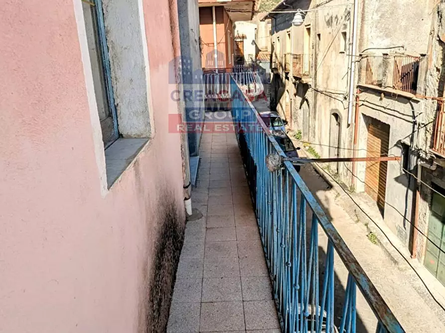 Immagine 28 di Palazzo in vendita  in via Pietro Ruffo a Calatabiano