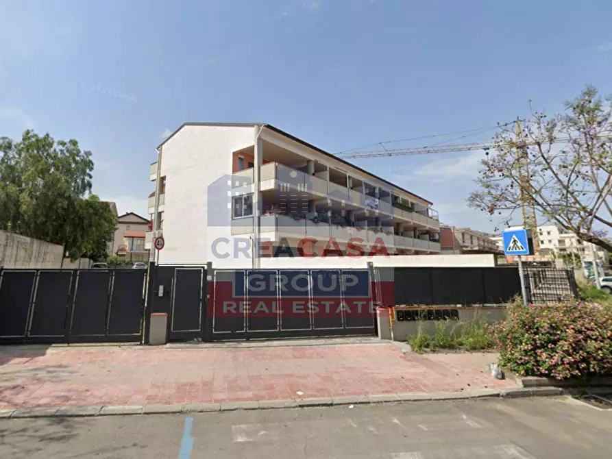 Immagine 5 di Locale commerciale in vendita  in Via Dionisio a Giardini-Naxos