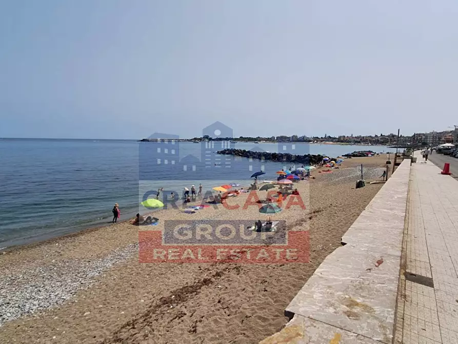 Immagine 18 di Appartamento in vendita  in via Erice a Giardini-Naxos