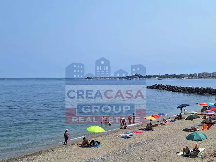 Immagine 23 di Appartamento in vendita  in via Erice a Giardini-Naxos