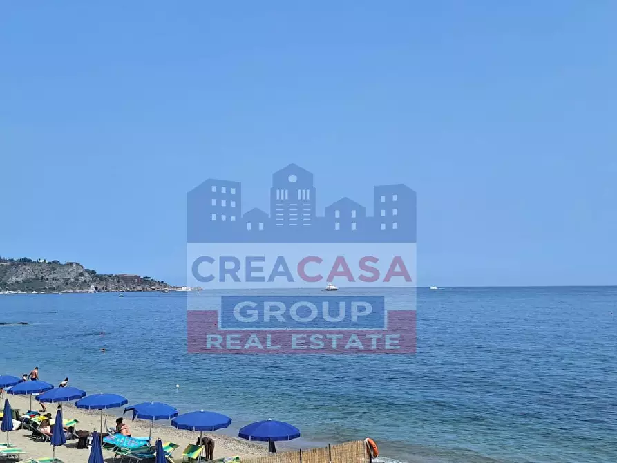 Immagine 25 di Appartamento in vendita  in via Erice a Giardini-Naxos