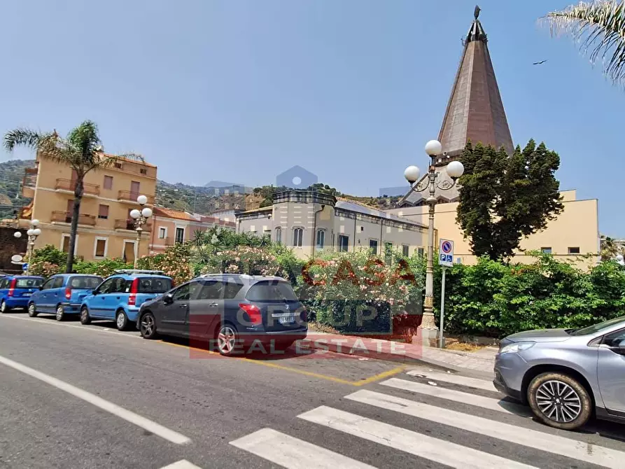 Immagine 28 di Appartamento in vendita  in via Erice a Giardini-Naxos