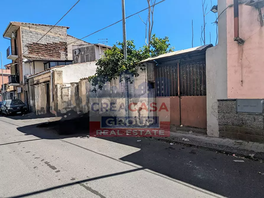 Immagine 3 di Agriturismo in vendita  in Via Riccardo Casalaina a Catania