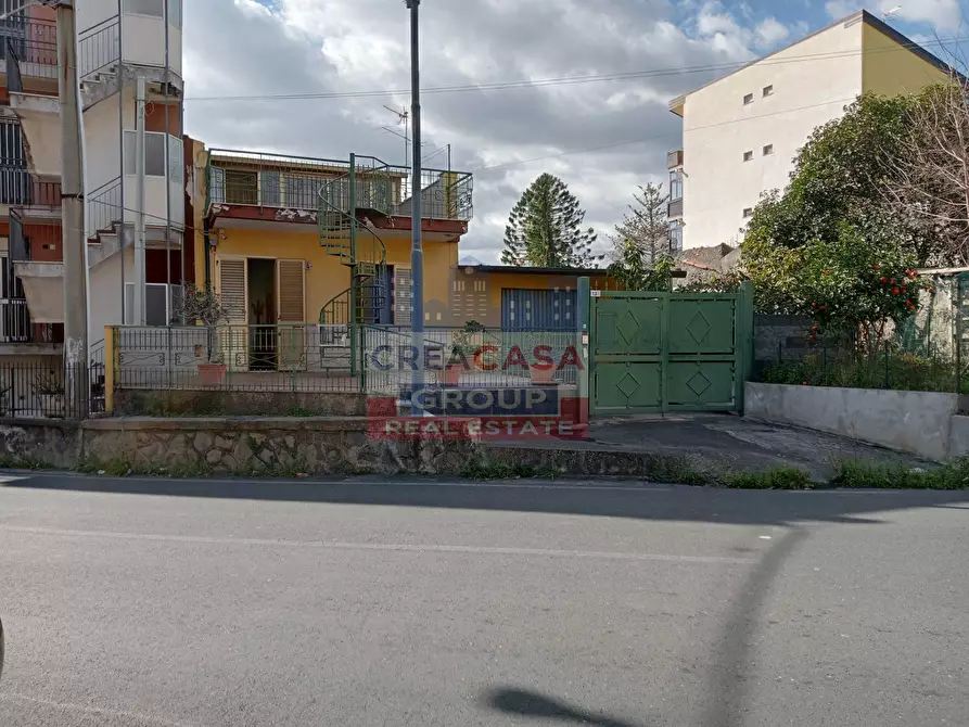 Immagine 1 di Casa indipendente in vendita  in Via Regina del Cielo a Fiumefreddo Di Sicilia