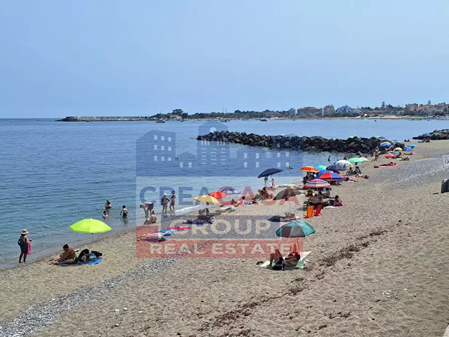 Immagine 13 di Appartamento in vendita  in Via Erice a Giardini-Naxos