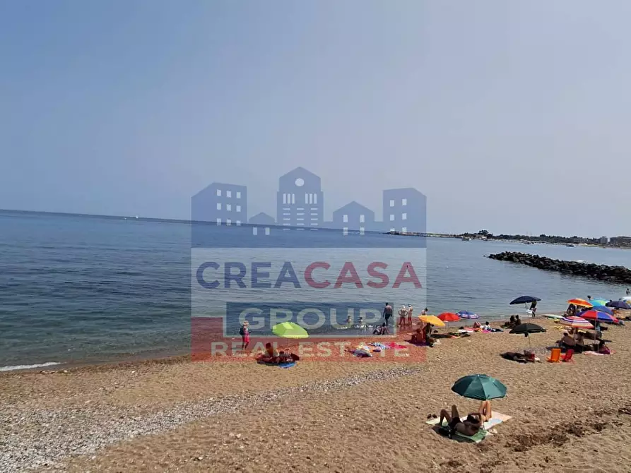 Immagine 14 di Appartamento in vendita  in Via Erice a Giardini-Naxos