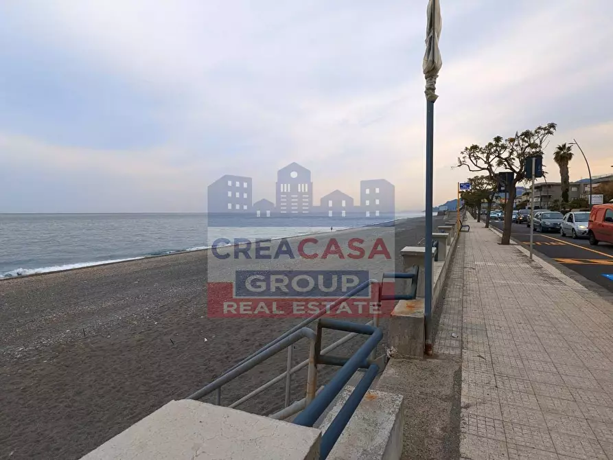 Immagine 2 di Casa semindipendente in vendita  in via Umberto a Roccalumera