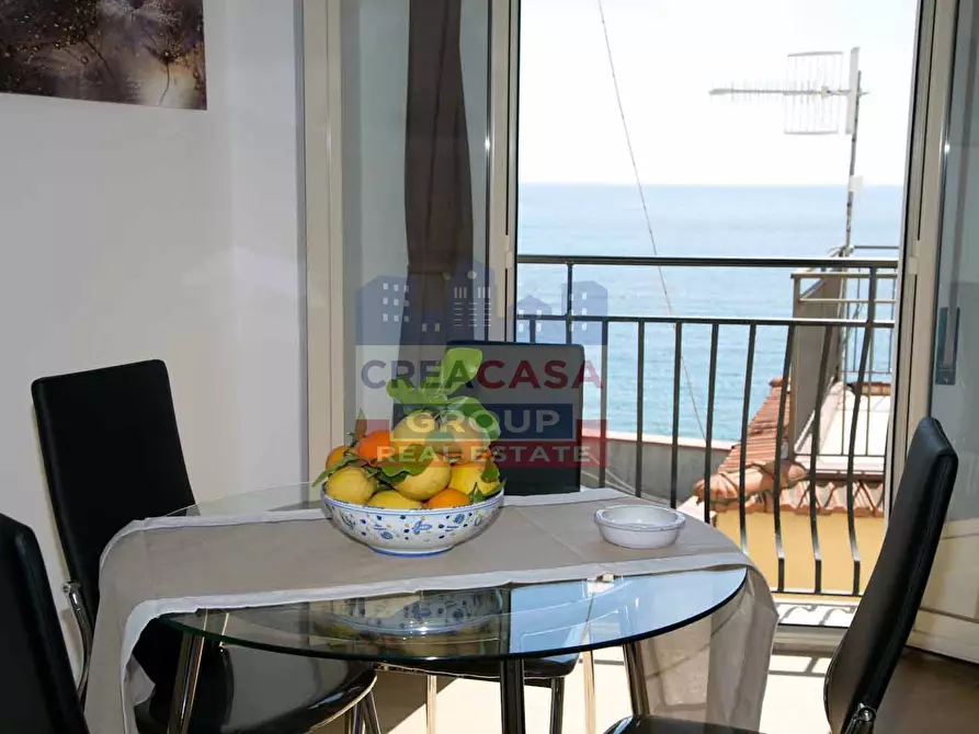 Immagine 5 di Appartamento in vendita  in via Vittorio Emanuele a Giardini-Naxos