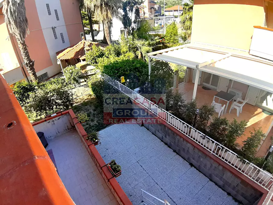 Immagine 29 di Villa in vendita  in Via Paolo Borsellino a Gaggi