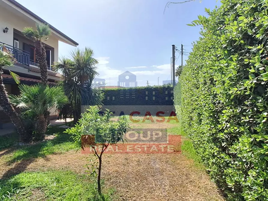 Immagine 2 di Villa in vendita  in VIA TROPEA a Aci Sant'antonio