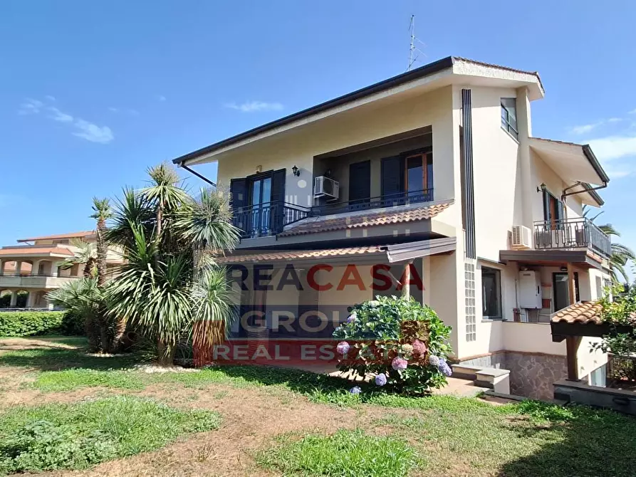 Immagine 1 di Villa in vendita  in VIA TROPEA a Aci Sant'antonio