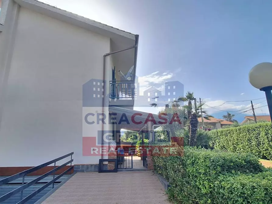 Immagine 4 di Villa in vendita  in VIA TROPEA a Aci Sant'antonio