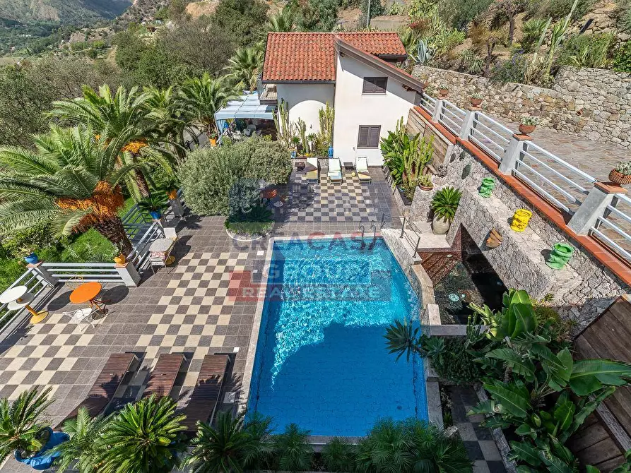 Immagine 3 di Villa in vendita  in C.da Cupparo a Graniti