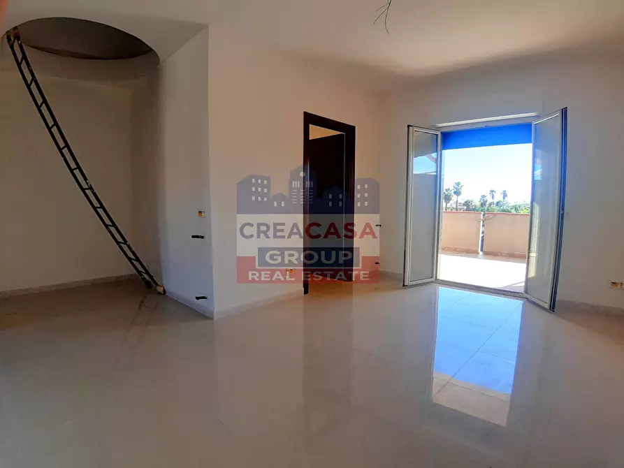 Immagine 7 di Appartamento in vendita  in Via Dionisio a Giardini-Naxos