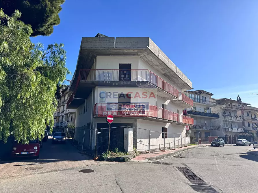 Immagine 3 di Appartamento in vendita  in Via Erice a Giardini-Naxos