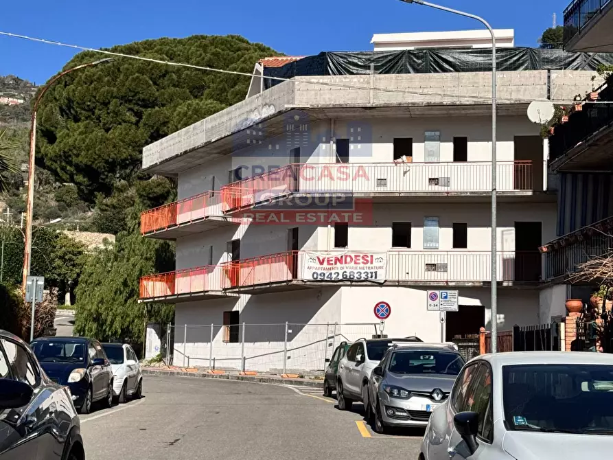 Immagine 4 di Appartamento in vendita  in via Erice a Giardini-Naxos