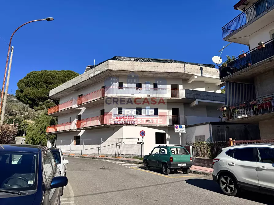 Immagine 2 di Appartamento in vendita  in via Erice a Giardini-Naxos