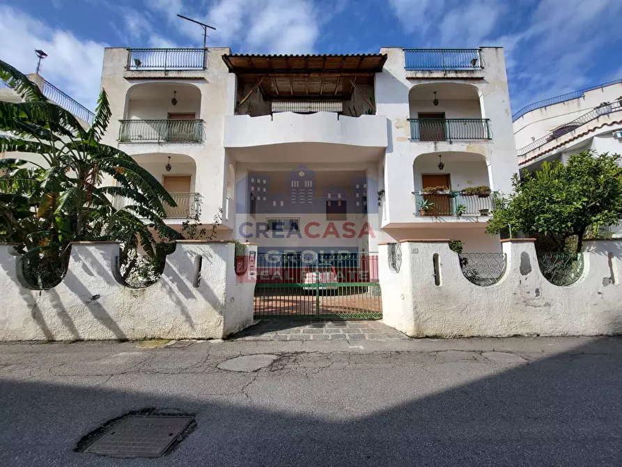 Immagine 2 di Appartamento in vendita  in via Teocle a Giardini-Naxos