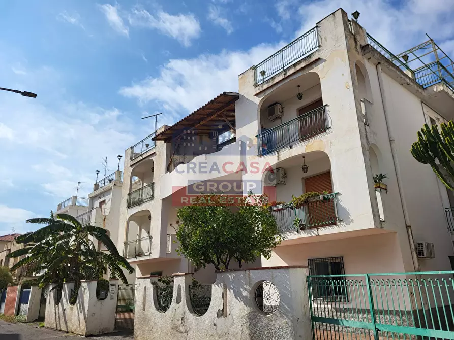 Immagine 3 di Appartamento in vendita  in via Teocle a Giardini-Naxos